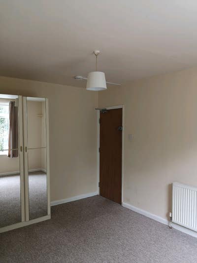 Large room Main Photo