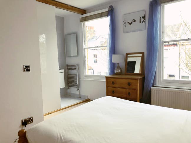 Relaxing en suite Clapham border hint of Japan  Main Photo