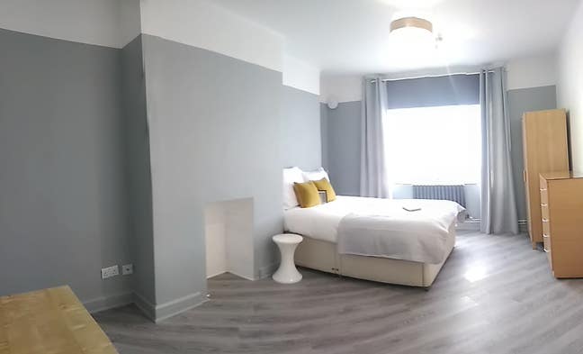 Bills & Cleaning inc._Very Large Double Room Main Photo