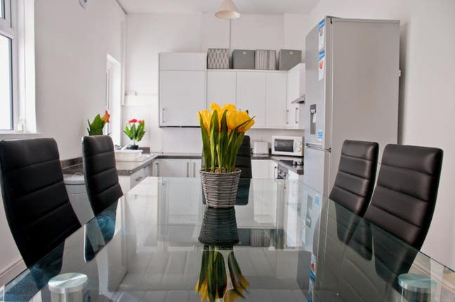 Beautiful Home from Home close to BAE or The Lakes Main Photo