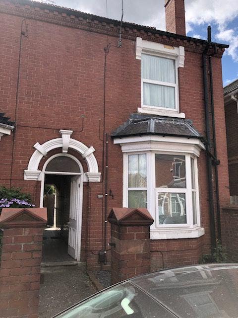 MUST SEE!!  Double room with private bathroom  Main Photo