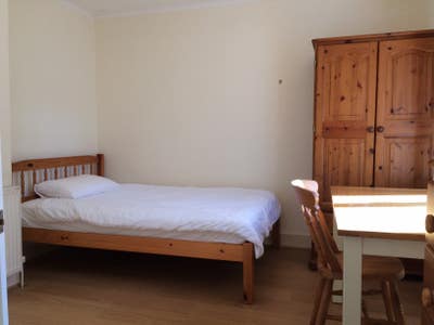 Fantastic Double Bed Room +  Private Shower Room  Main Photo