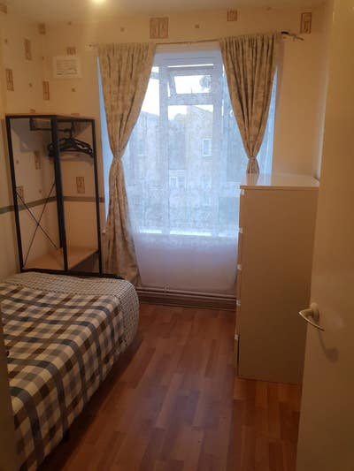 &pound;150 Clean and Cosy Single room all included  Main Photo