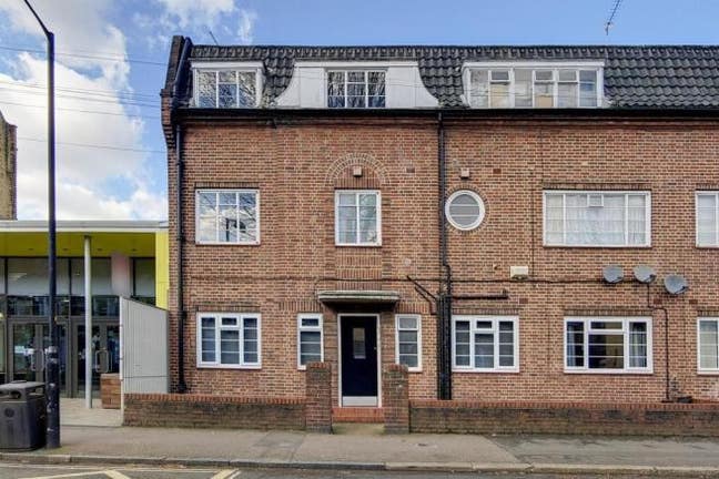 **Central yet Secluded Zone 1 pad!** Main Photo