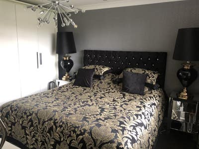 Double and Single Rooms Available Main Photo