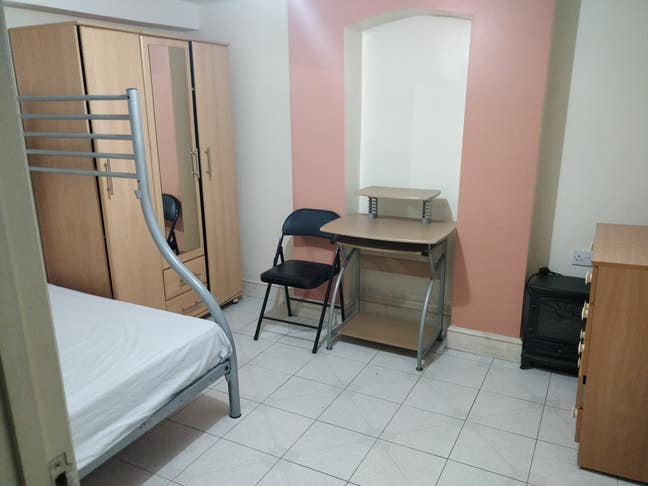 1 Large Single Room to Rent, E7 Main Photo