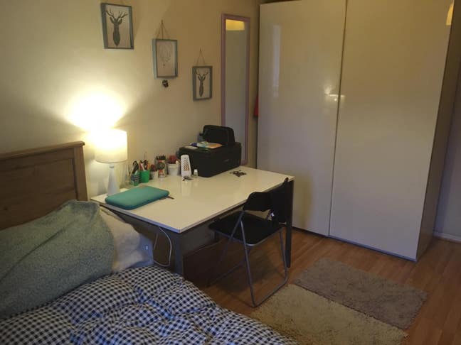 Large double bedroom in a share flat.  Main Photo