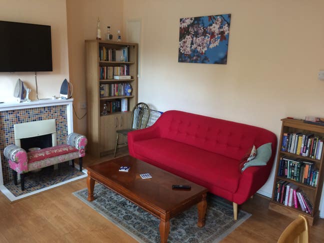 Good value Single Room in friendly flatshare SW11 Main Photo