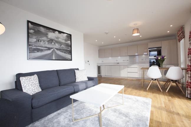 Premium 3 Bed Flat (for 4 people) Main Photo