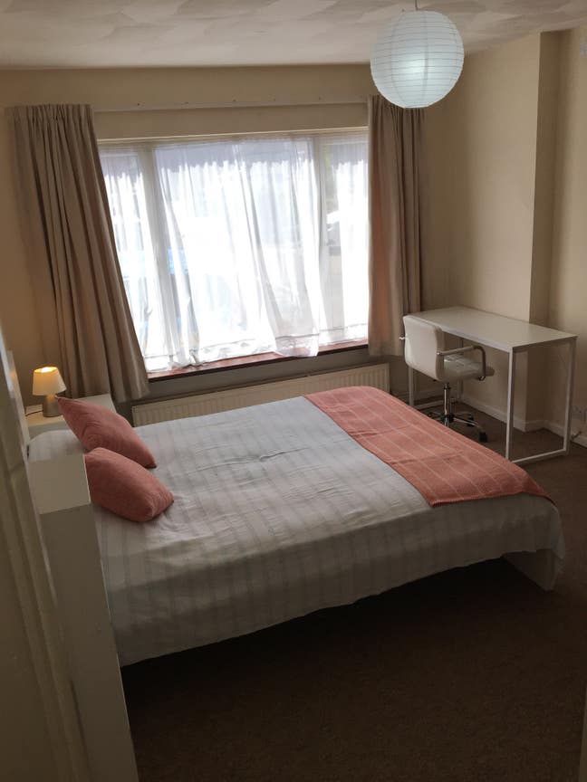 Double ensuite room in shared house (CC) Main Photo