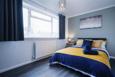 Lovely double room (parking) Avail 1st MAY  Main Photo