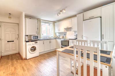 Lovely Double 🛌 Great House 🏠 Walk Clap Junction Main Photo