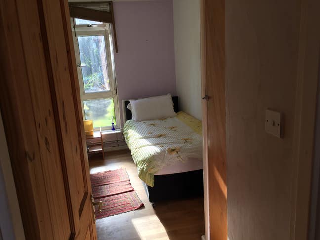 Single Bedroom, Bills Included. Female home Main Photo