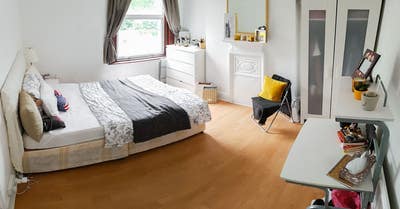 Large room in a modern house (5mins to tube)  Main Photo