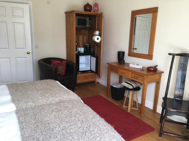 A Self Contained Studio Room within farmhouse  Main Photo