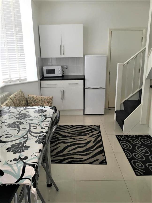 1 Bedroom Flat to Rent Goodmayes for &pound;1400 Pcm   Main Photo