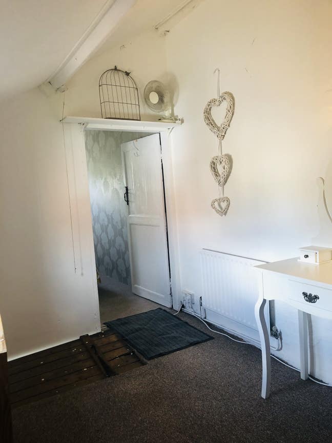 Room to let in family home  Main Photo