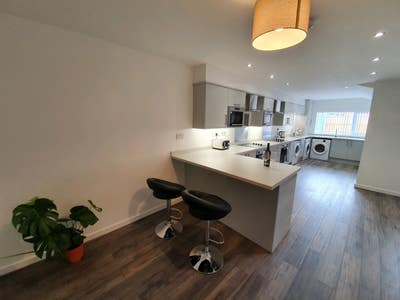 ⭐En-Suite Rooms In Stunning Refurbished House⭐ Main Photo