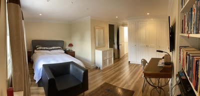 Spacious double room with en-suite bathroom Main Photo