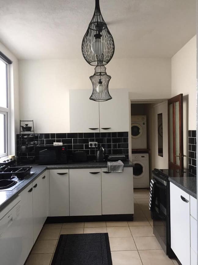 Room available in beautiful 4 bedroom home  Main Photo