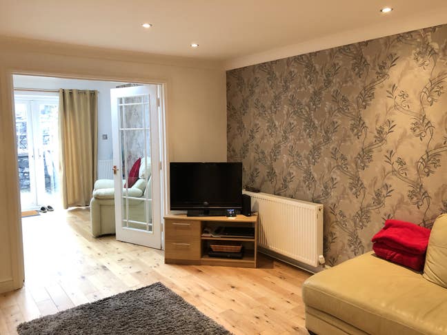 Newly refurbished house in a great location Main Photo