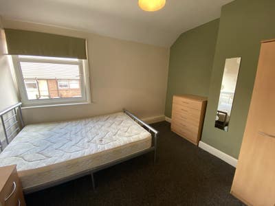 ** Double room available** **Bills Included** Main Photo