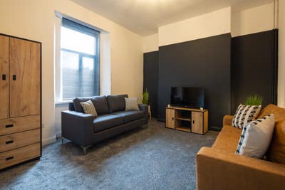 Modern, Trendy En-Suite Room Main Photo