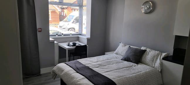 Double room in Wednesbury  Main Photo