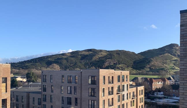 Top floor 1 bedroom new-build furnished flat Main Photo