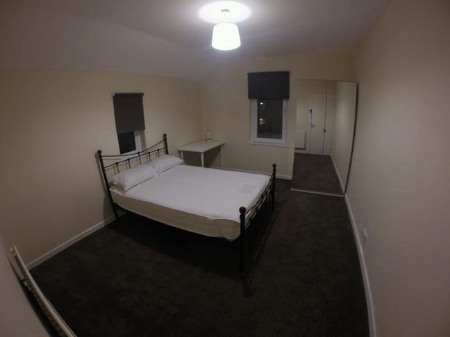 HUGE Rooms - Splott Main Photo