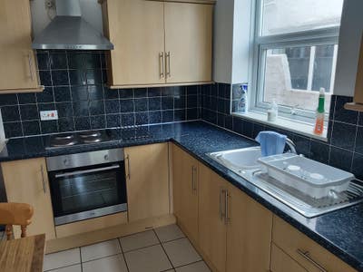 Double bedroom available Main Photo