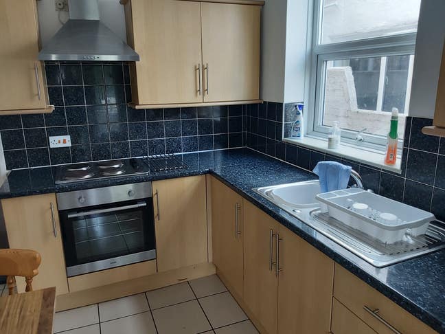 Double bedroom available Main Photo