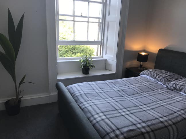 Double Room in the West End  Main Photo
