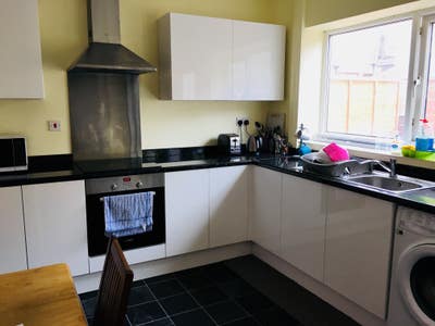 3 bedroom house bills included! Main Photo