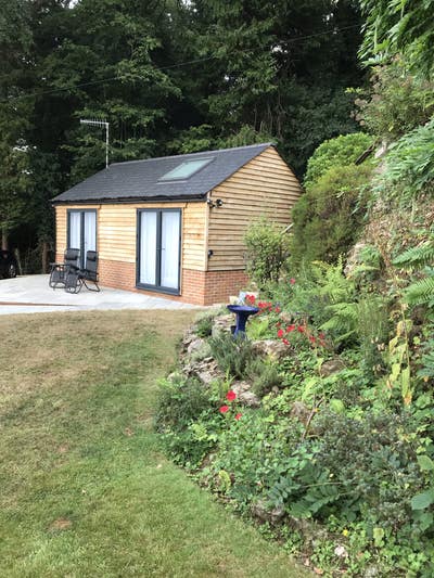 Luxury self-contained studio barn, garden, parking Main Photo