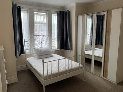 Beautiful Enormous Double Room  Main Photo