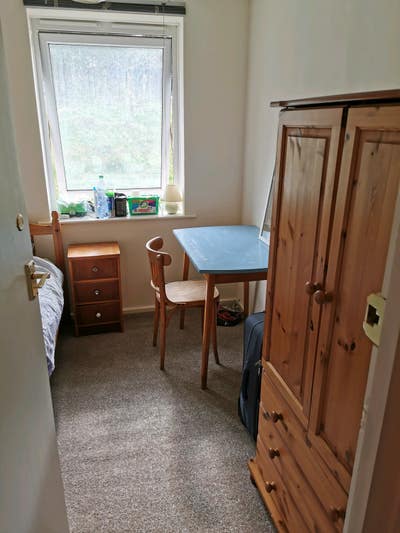 Single room in friendly house  Main Photo