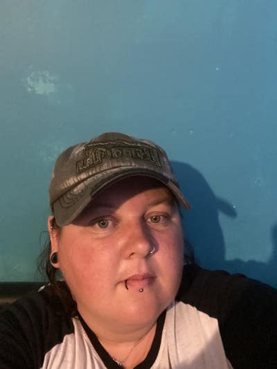 I am a professional female  aged 44year old ... Main Photo