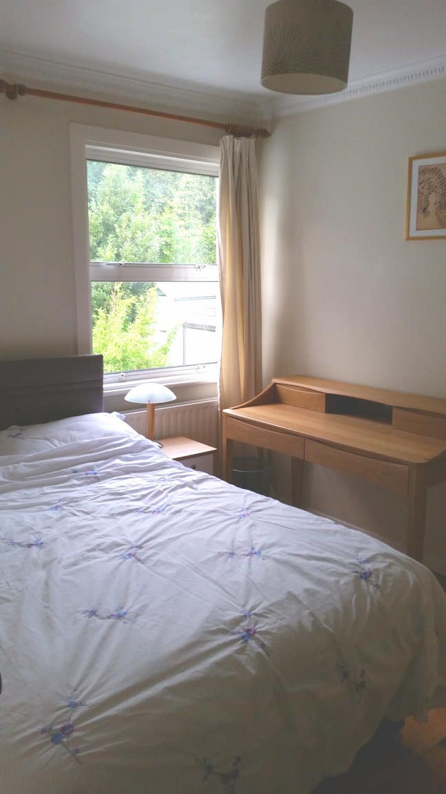 Double room in charming Victorian cottage Main Photo