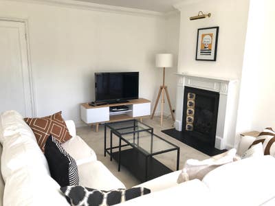 Luxury house in Folders Lane Main Photo