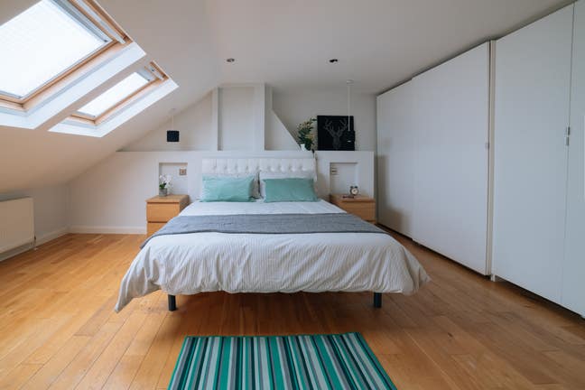 Bright double room for rent in 4x bed GARDEN flat Main Photo