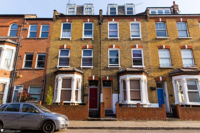 MOVE IN TODAY ⚡ En-suite Bedroom (Students Only) Main Photo