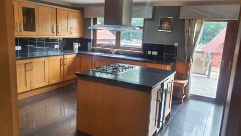 Lovely 6 Bedroom Detached House Rooms to Let Main Photo