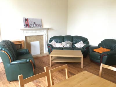 Double bedroom for student at West End    Main Photo