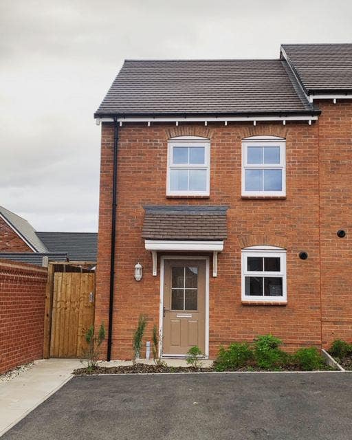 Double room to rent in Long itchington. Main Photo