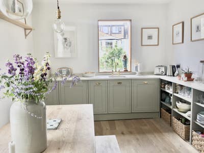 OpenPlan room in a lovely home  Main Photo