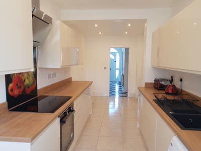 🔥 Lovely en-suite | CV2 | UHCW| Professionals 🔥 Main Photo