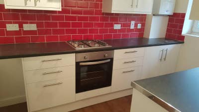  Newley Refurbished Double Rooms to Rent (Zoom 2 ) Main Photo