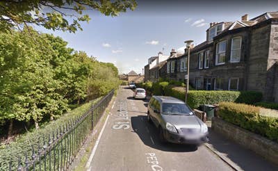 Double room available right on Holyrood Park Main Photo