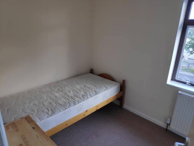 Single Room Main Photo